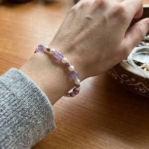 Natural Lavender Amethyst Rice Bead & White Pearl Delicate Strand Bracelet EUC